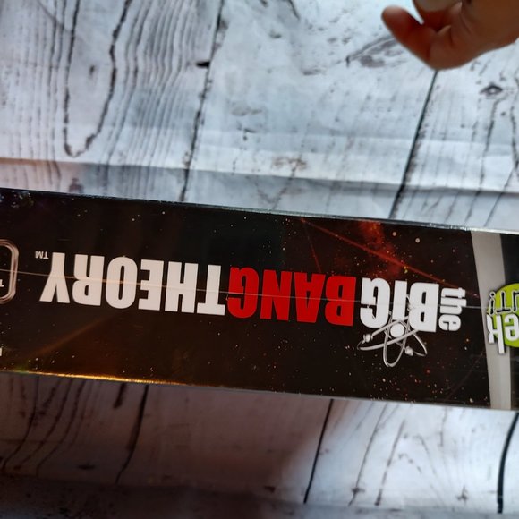 2017 Geek Out "The Big Bang Theory" NEW - Picture 3 of 4